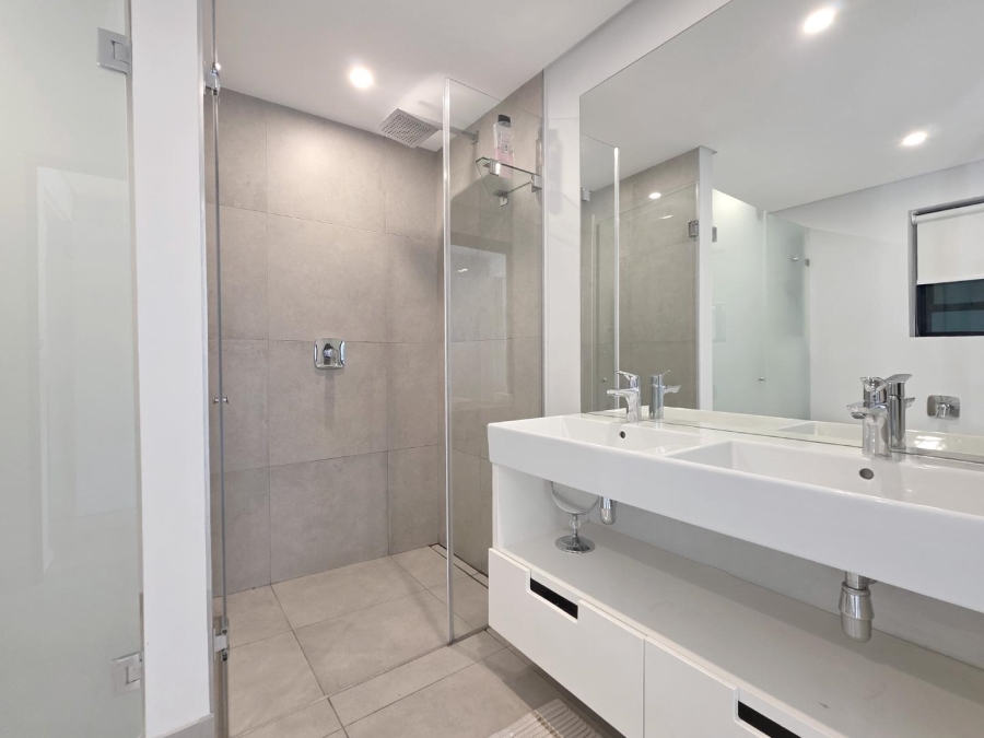2 Bedroom Property for Sale in Sea Point Western Cape